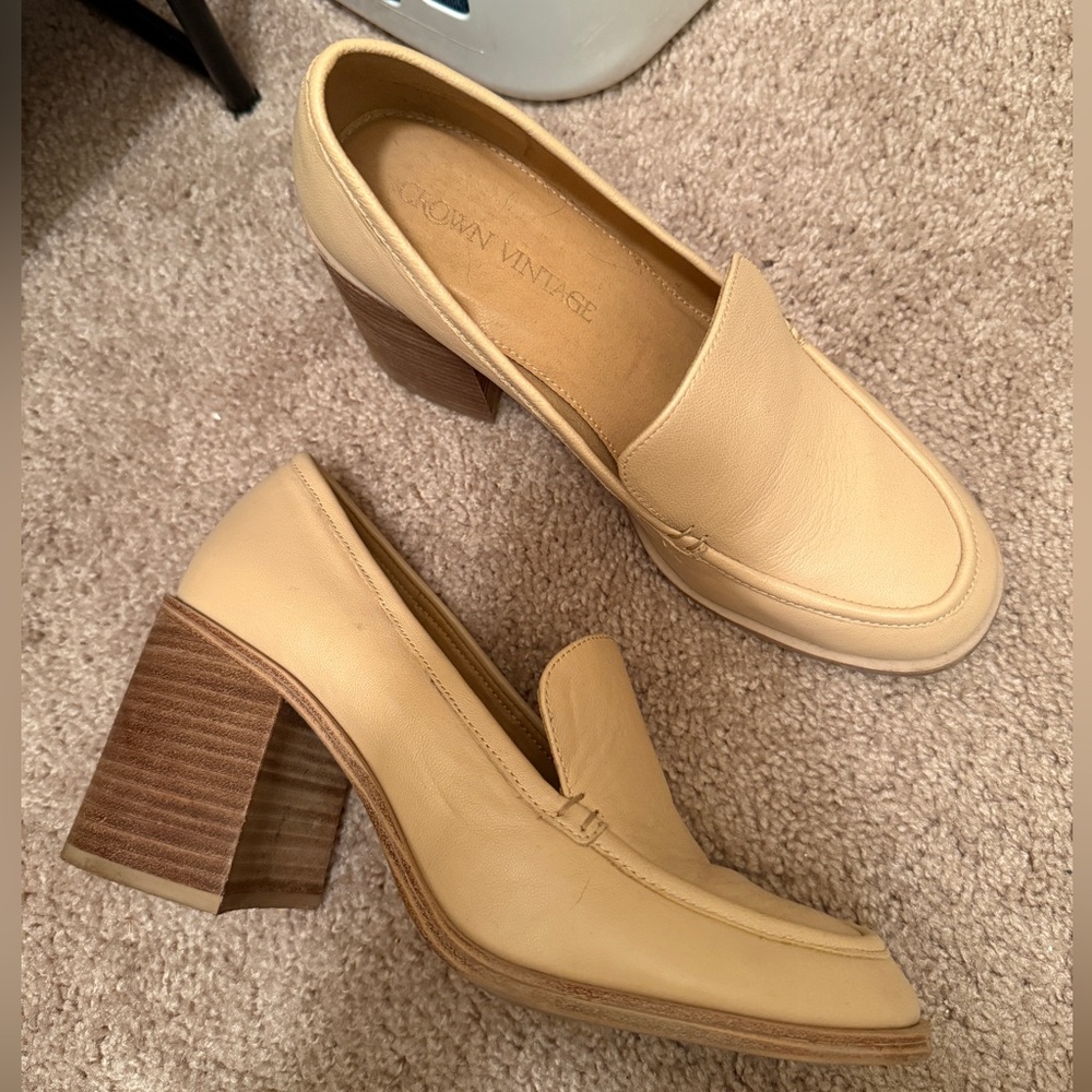 Women's Cream Loafers